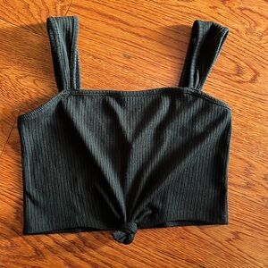 Forever 21 Women’s Black Ribbed Tank Style Knotted Bottom Crop Top Size M